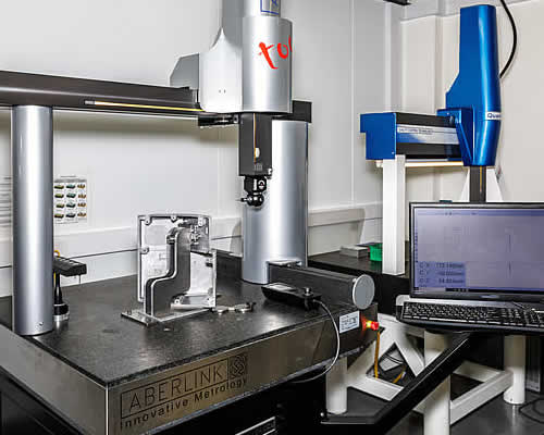 Co-ordinate measuring machine